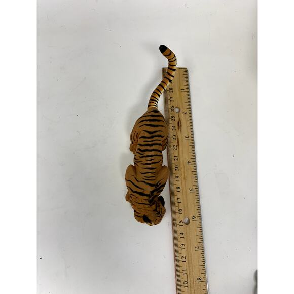 Realistic Breyer Collect A Safari Collection Tiger Toy Plastic Figurine 6" - Picture 5 of 6